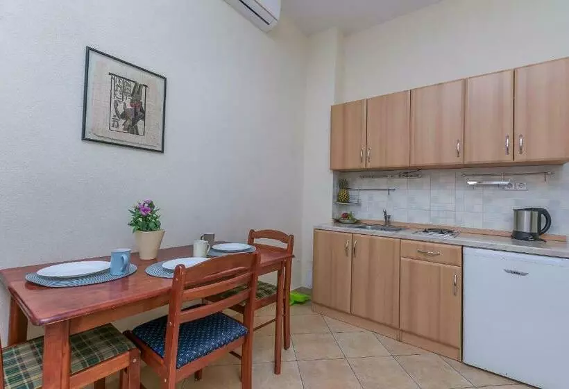 Apartments Ljiljana