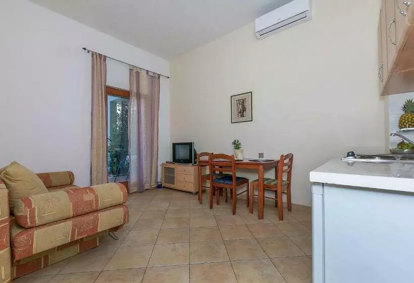Apartments Ljiljana