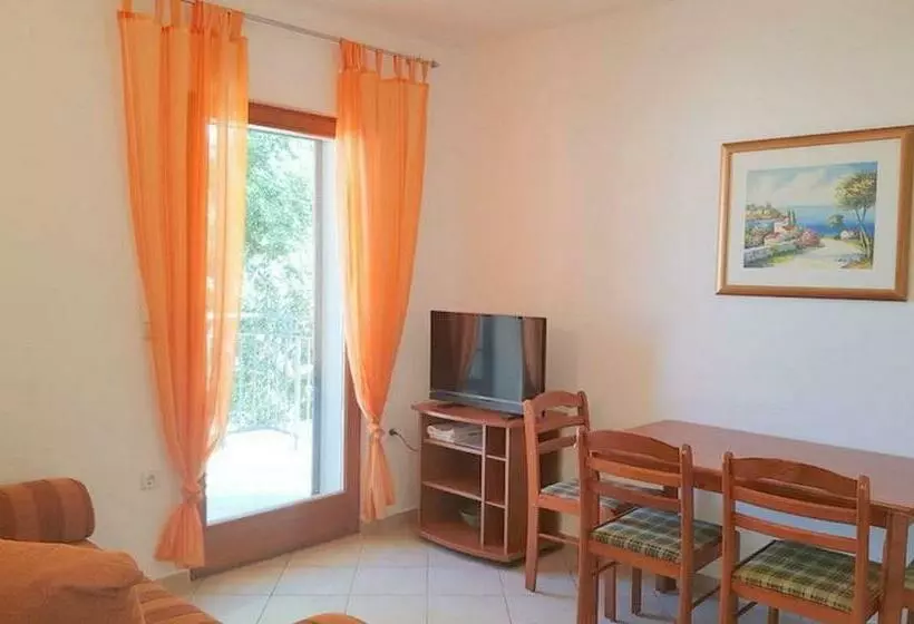 Apartments Ljiljana