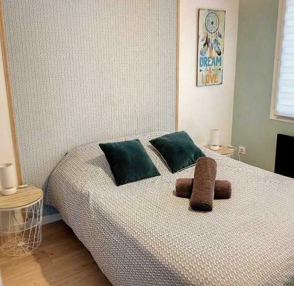 Le Capitaine Port De Castelnaudary Avec Box