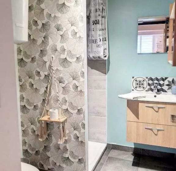 Le Capitaine Port De Castelnaudary Avec Box