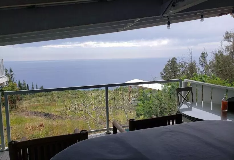 Aamiaismajoitus (B&B) Plumeria Grove Cottage