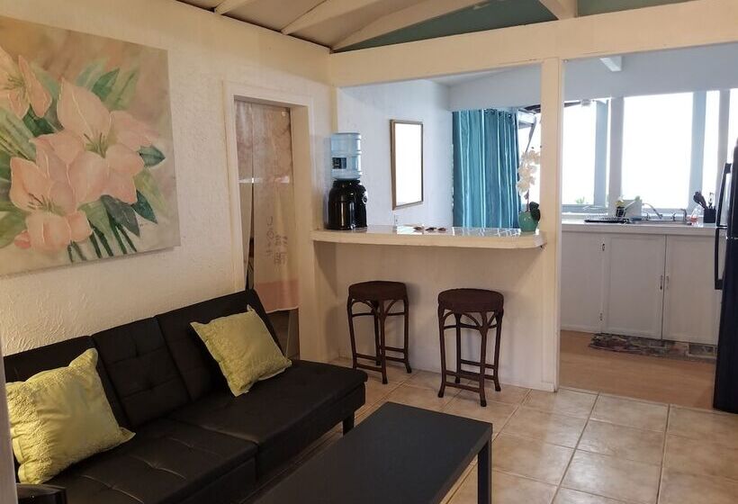 Bed and Breakfast Plumeria Grove Cottage