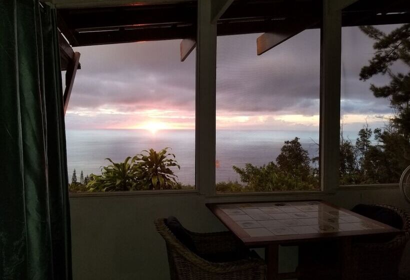 Bed and Breakfast Plumeria Grove Cottage