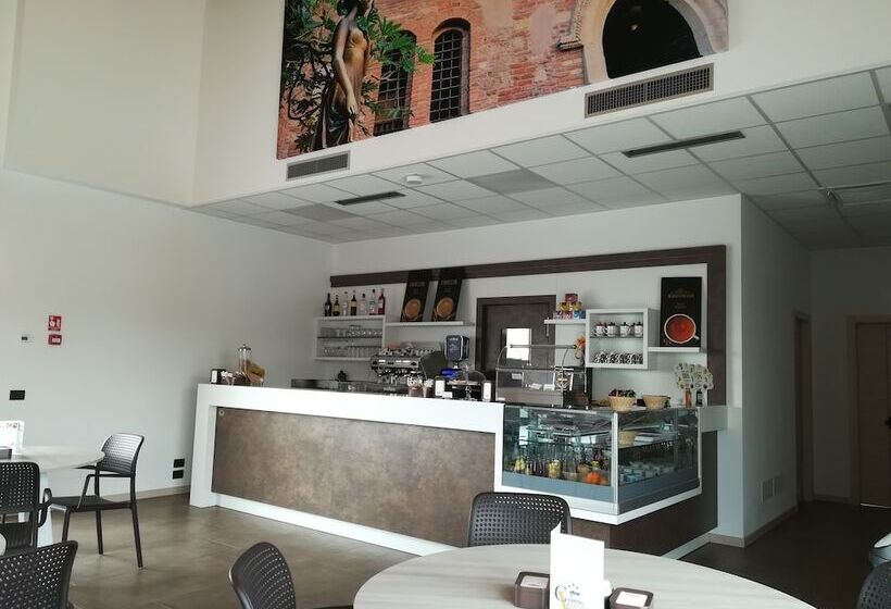 هتل Camping Verona Village