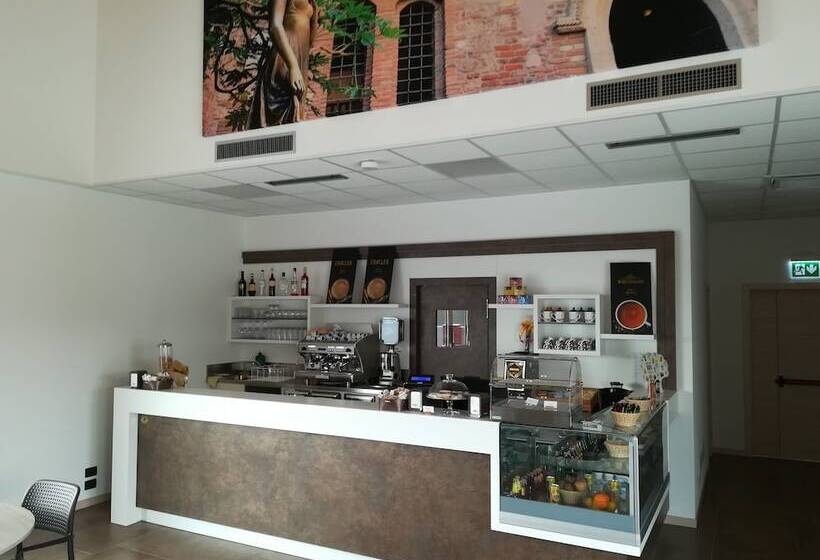 هتل Camping Verona Village