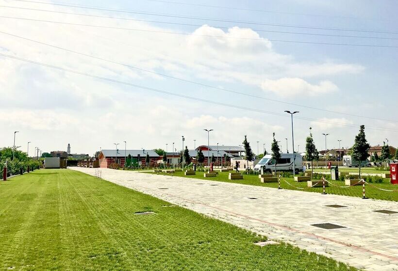 هتل Camping Verona Village