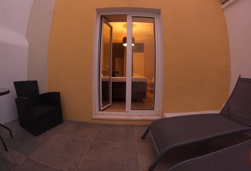 بنسيون Temple Suites Guesthouse