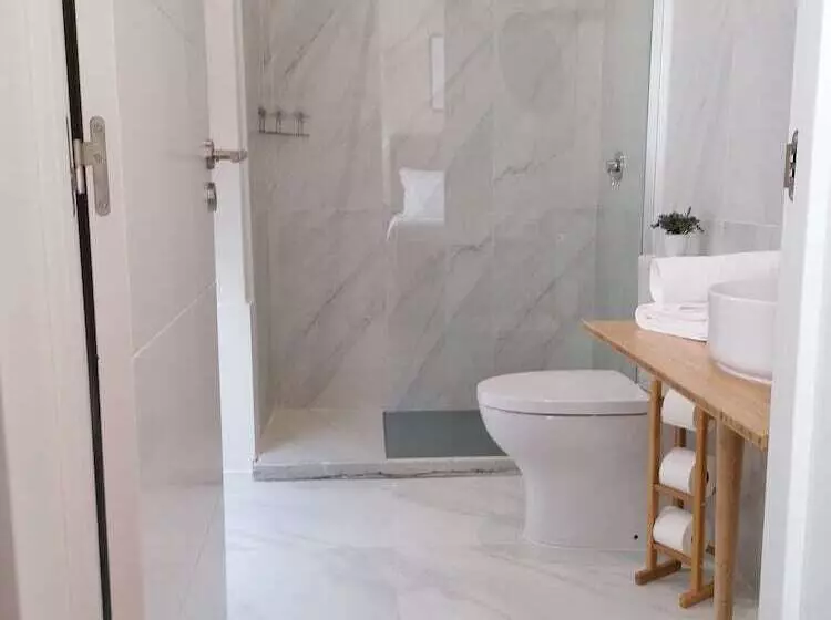 Majatalo Temple Suites Guesthouse