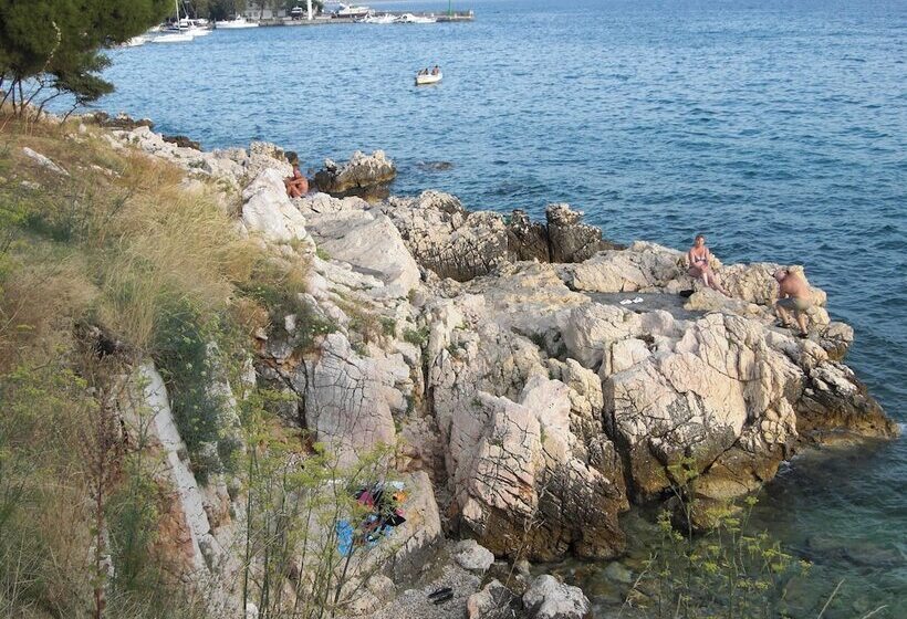 Apartments Gorana Novi V