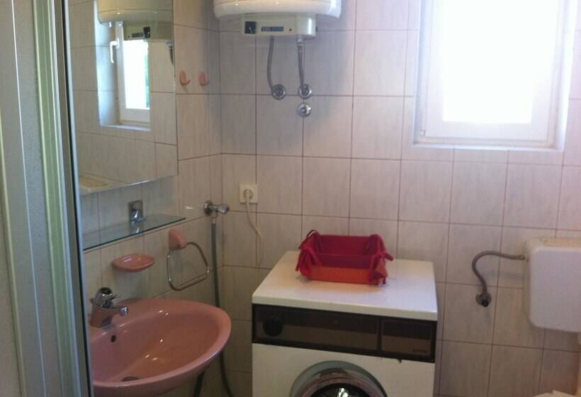 Apartments Gorana Novi V