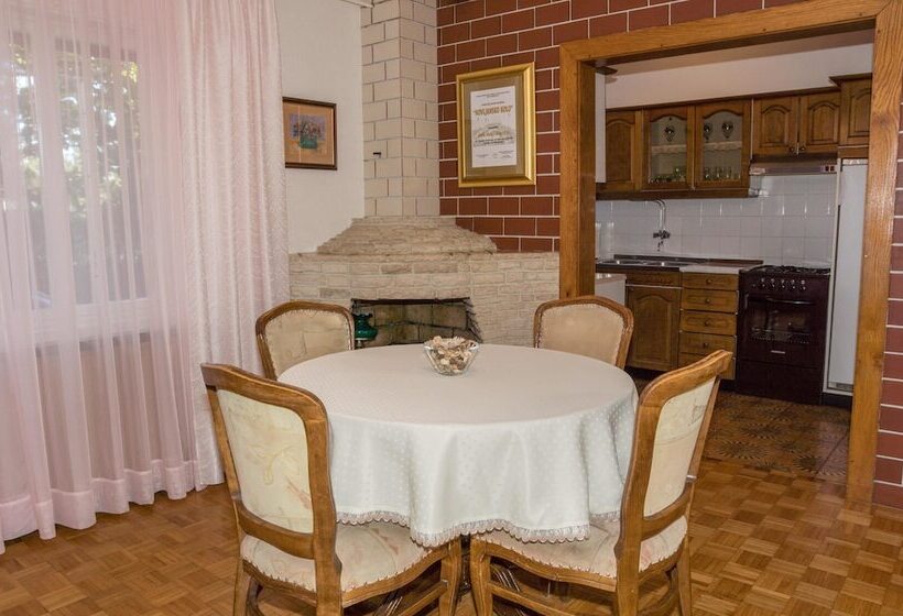 Apartments Gorana Novi V