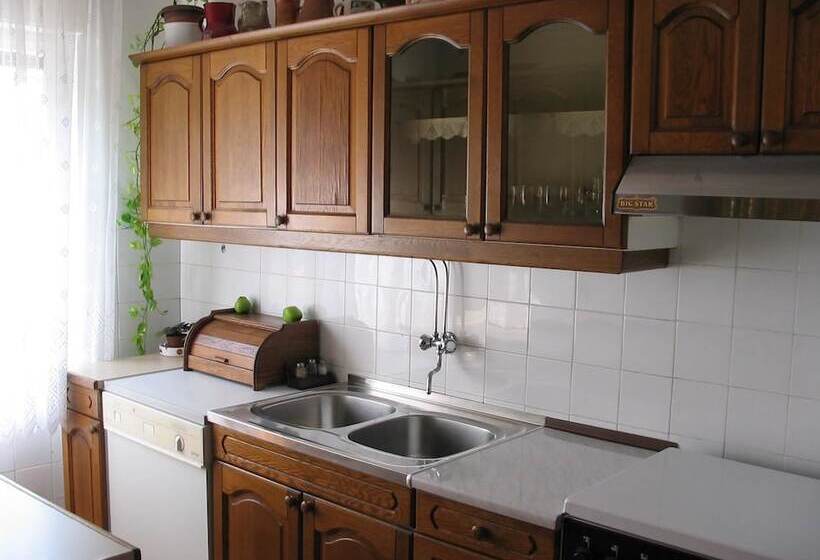 Apartments Gorana Novi V