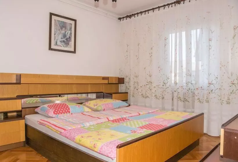 Apartments Gorana Novi V