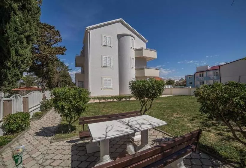 Apartments Klarić Sabunike
