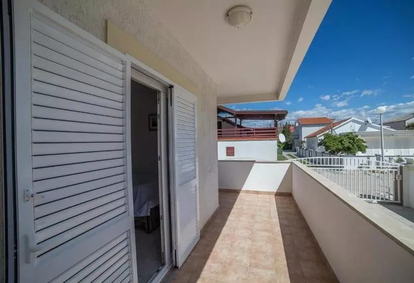 Apartments Klarić Sabunike