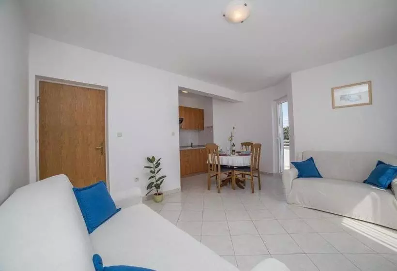 Apartments Klarić Sabunike