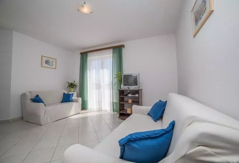 Apartments Klarić Sabunike