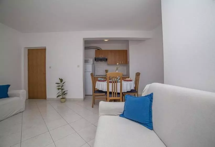 Apartments Klarić Sabunike