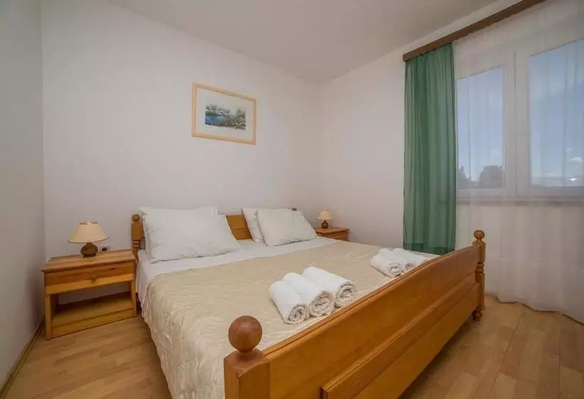 Apartments Klarić Sabunike
