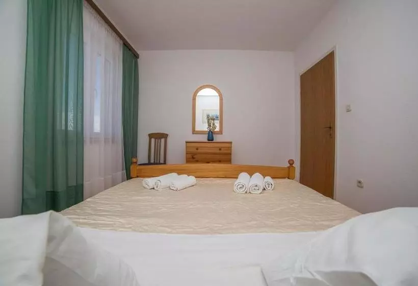 Apartments Klarić Sabunike
