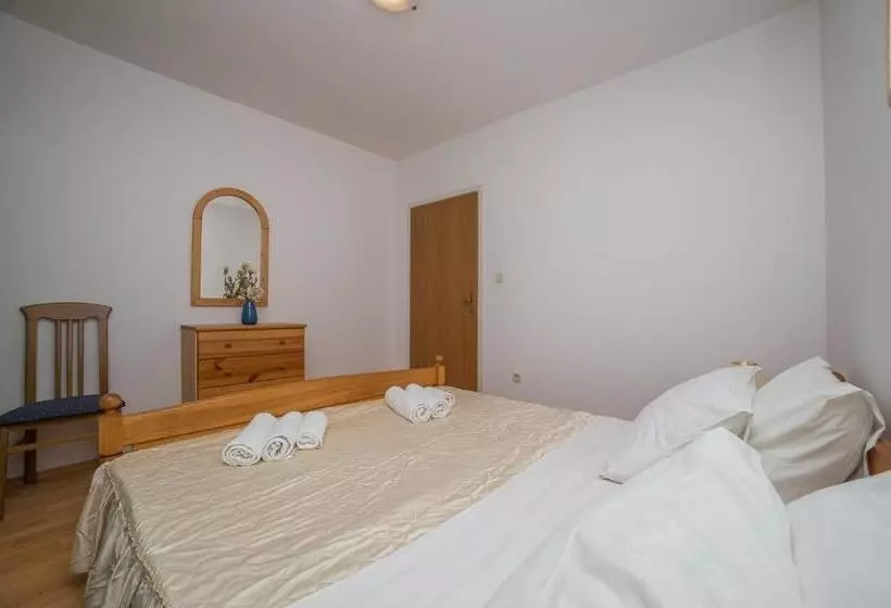 Apartments Klarić Sabunike