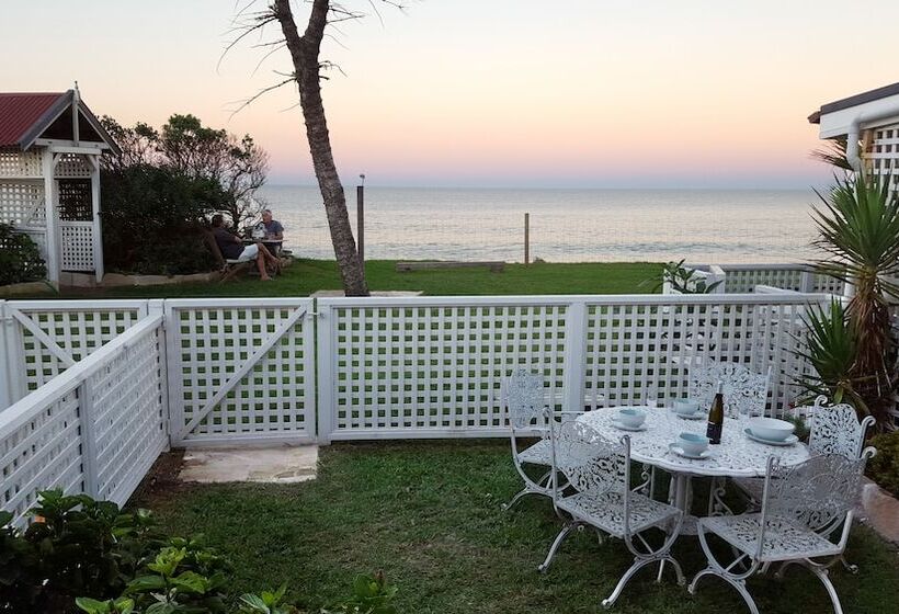 Coachhouse On The Beach