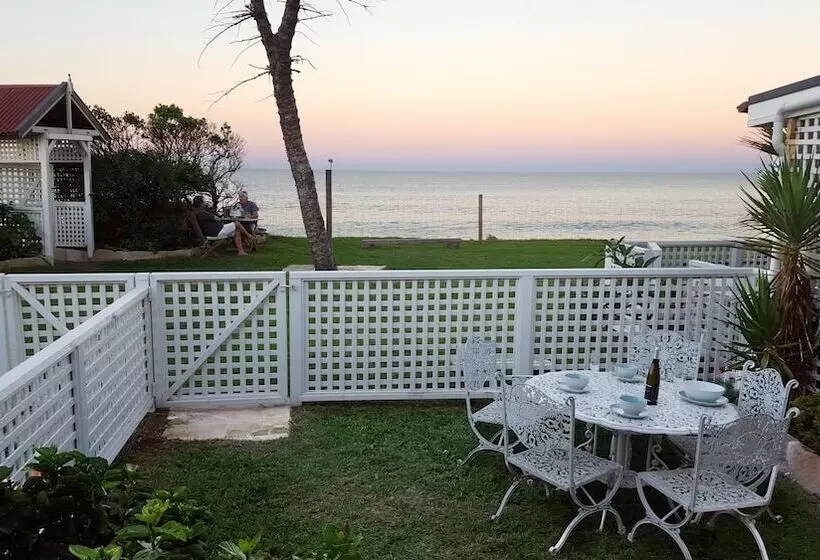 Coachhouse On The Beach