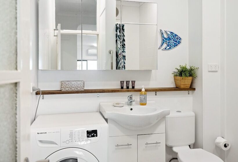 Coachhouse On The Beach