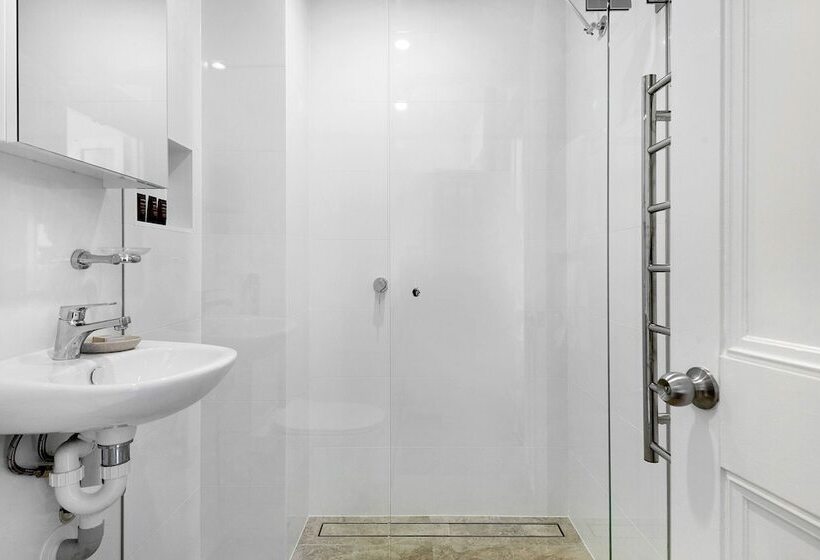 Coachhouse On The Beach