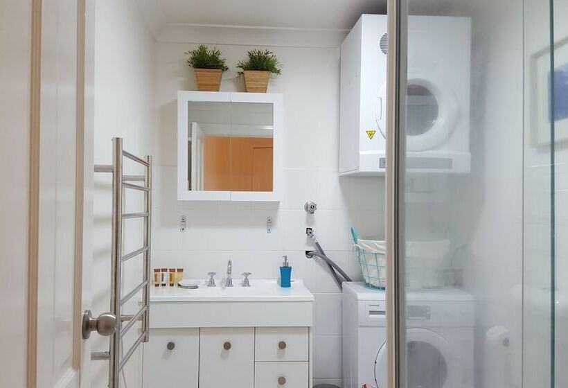 Coachhouse On The Beach