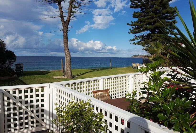 Coachhouse On The Beach