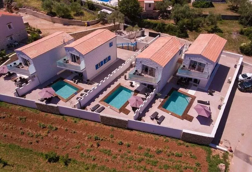 Pax House 2