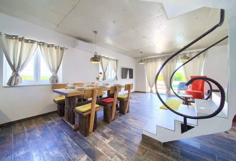 Pax House 2