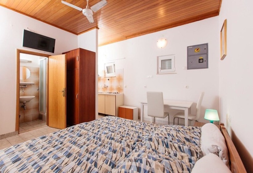 Studio Apartment Akraj