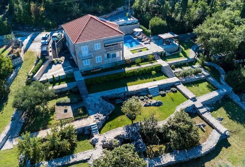 Villa Oasis Cypress