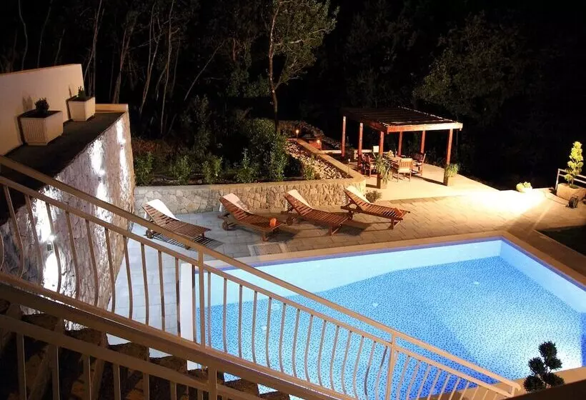 Villa Oasis Cypress