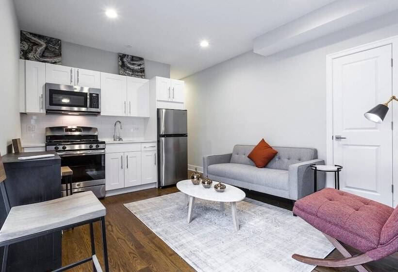 Comfy Executives Studio