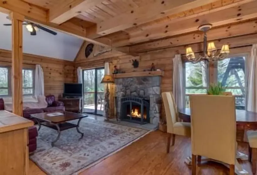 Horseshow Hideaway – Pet Friendly Cabin, 7 Minutes To Tiec