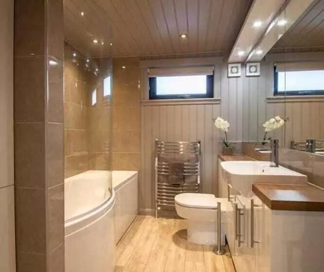 Linwater Holiday Park