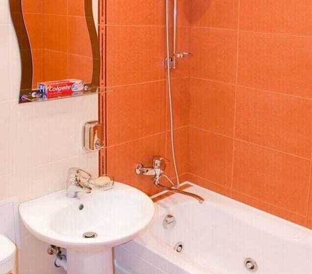 Megapolis Apartments On Nikitinskaya Street 21 – Apt 70