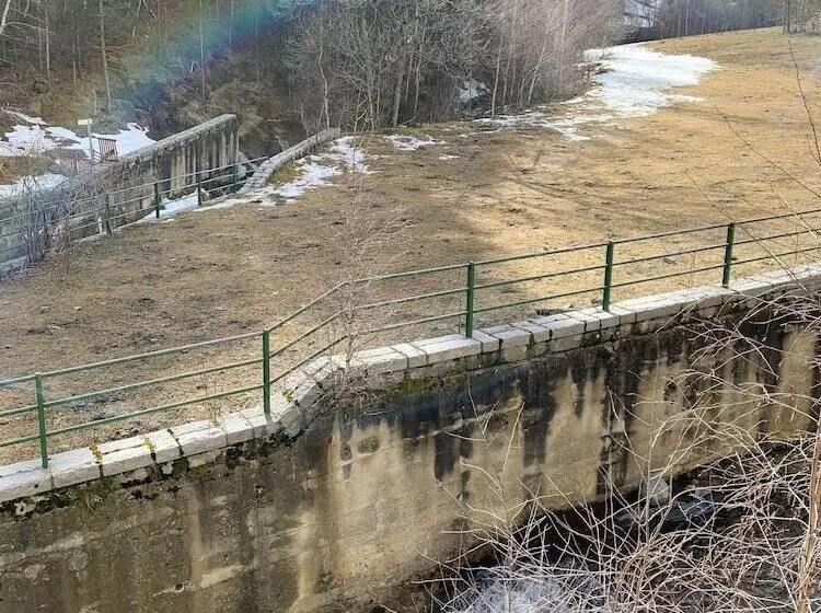 ペンション Hostal La Font