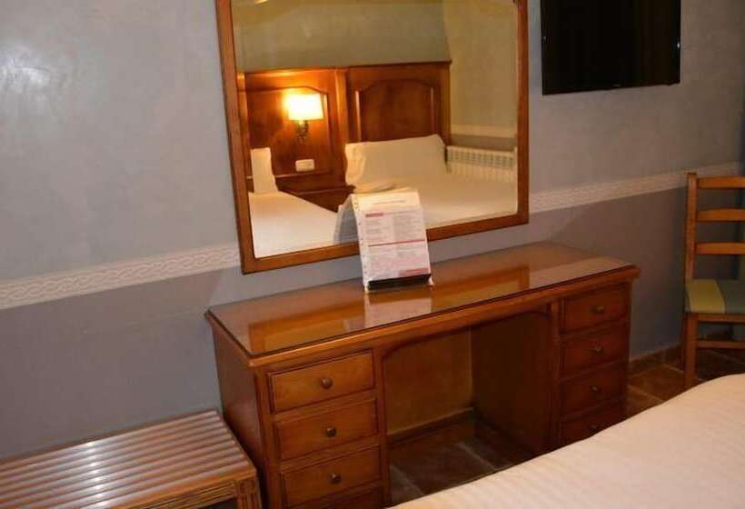 بنسيون Hostal La Font