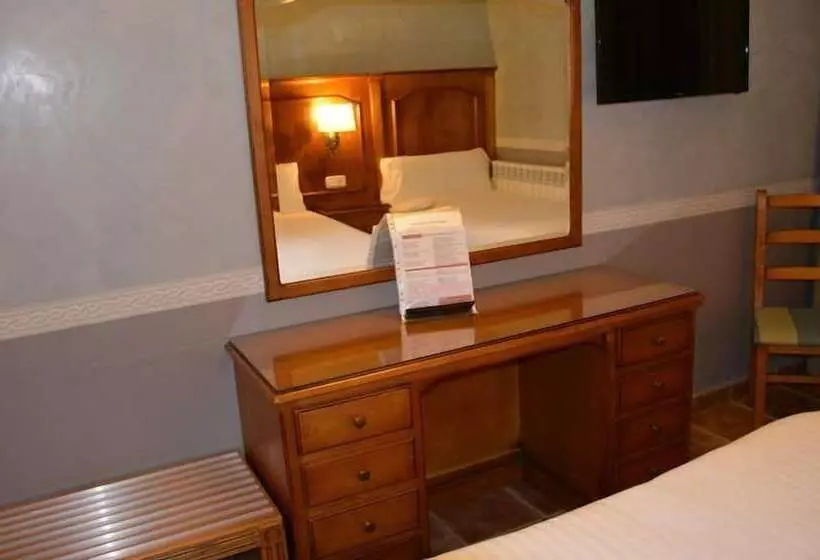 ペンション Hostal La Font