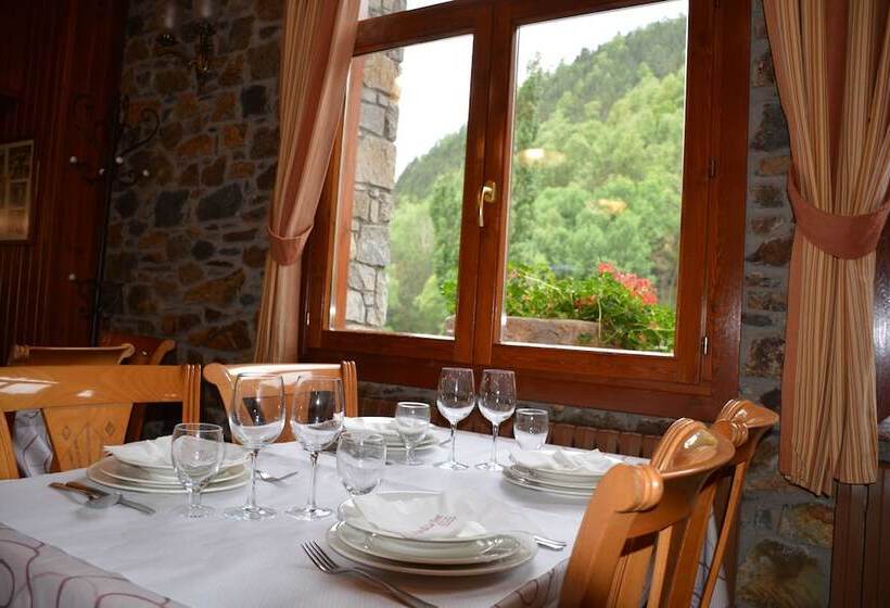 بنسيون Hostal La Font