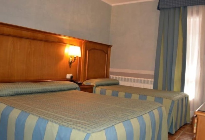 بنسيون Hostal La Font