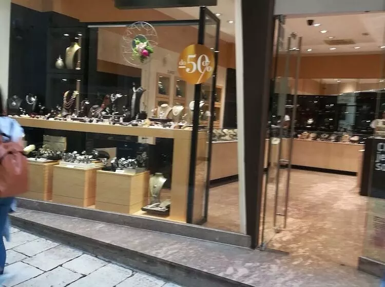 پانسیون Inchy Accommodation