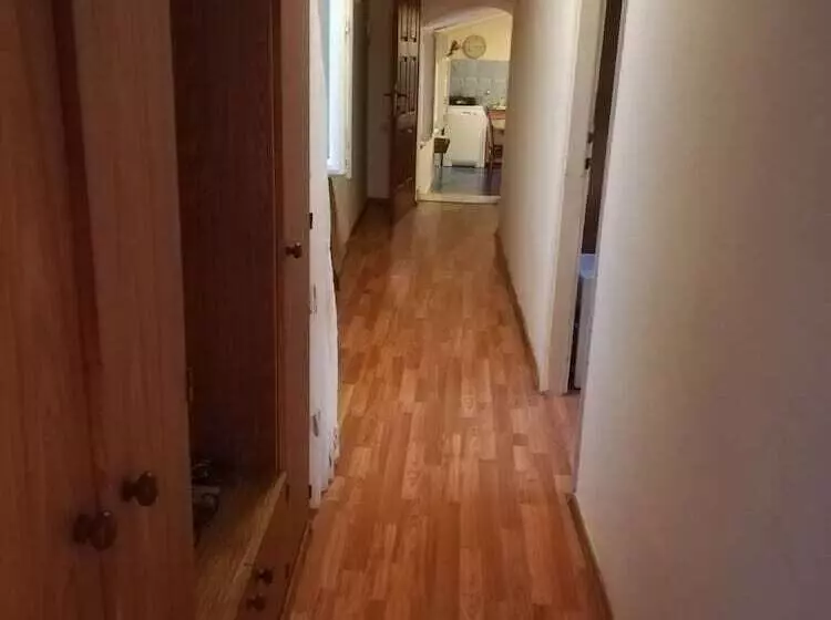 پانسیون Inchy Accommodation