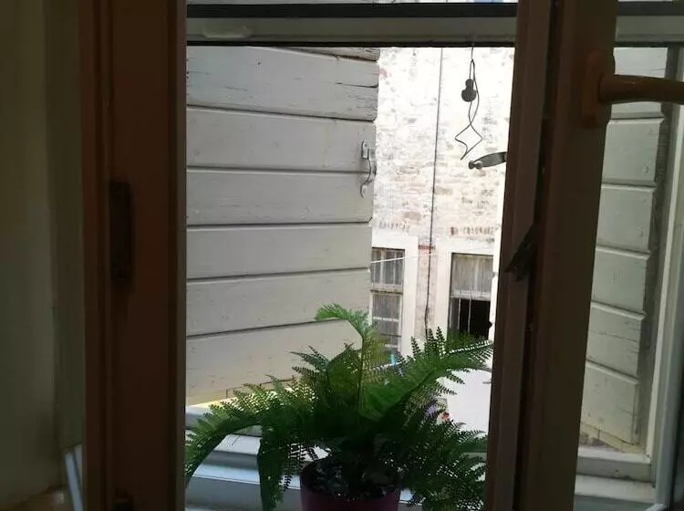 پانسیون Inchy Accommodation