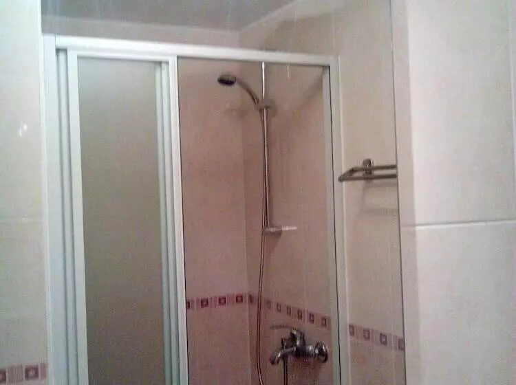 پانسیون Inchy Accommodation